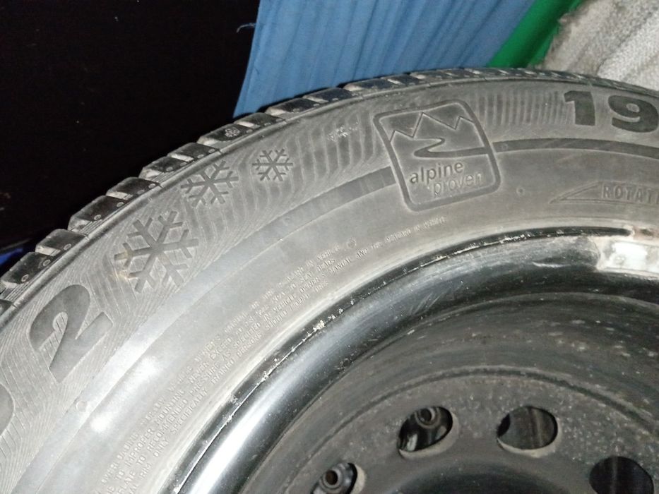 Продам шины с дисками на BMW  195/65 R15