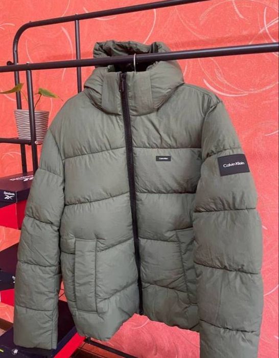 Продам оригінальну чоловічу куртку Calvin Klein.Всі бірки присутні