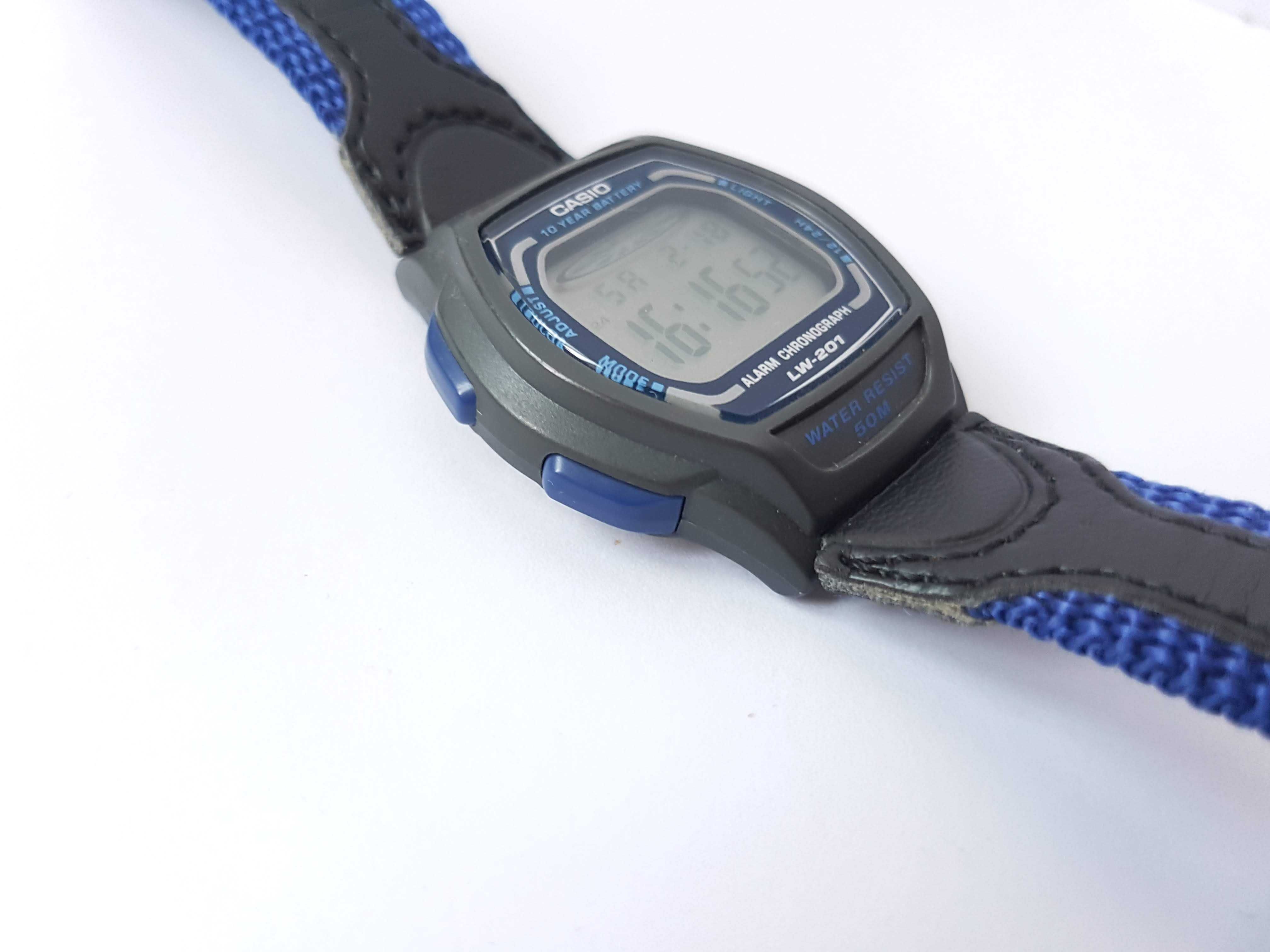 Вінтажний Casio LW201,календар,будильник,підсвітка. Під ремонт.