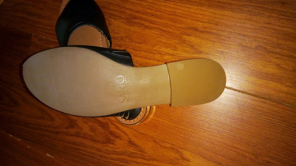 Жіноче взуття фірмове,шкіряне.