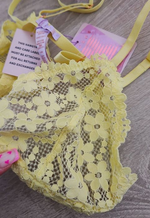 Przepiękny stanik biustonosz jasno żółty kwiatowy kwiaty Savage X