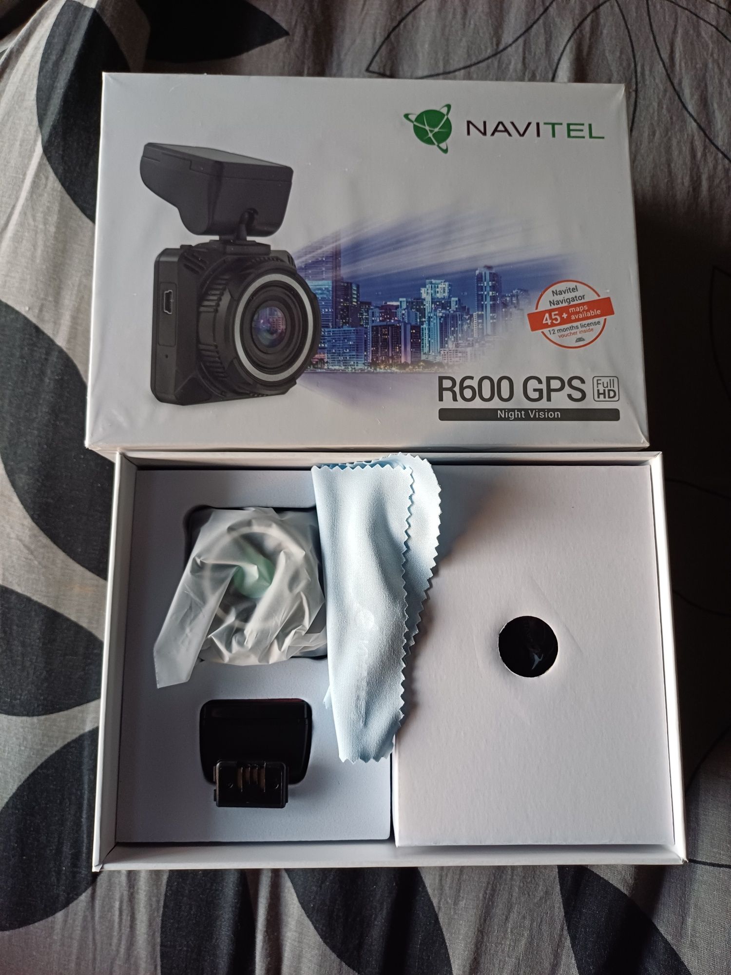 Wideorejestrator Navitel r600GPS nowy