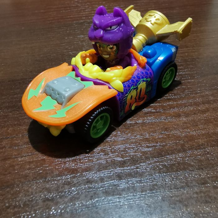 T-Racers Turbo Wheel autko samochód pojazd figurka ludzik zabawka