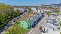 Moradia T3 de Gaveto com Vista Rio — Barcelinhos, Barcelos