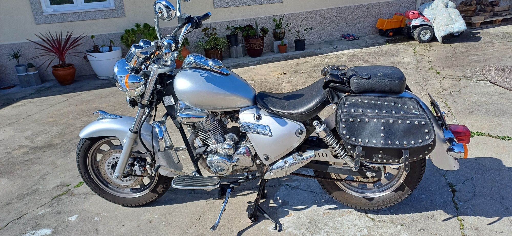 Vendo 125 superlight impecável linda e poucos km