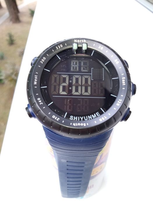 Zegarek męski elektroniczny