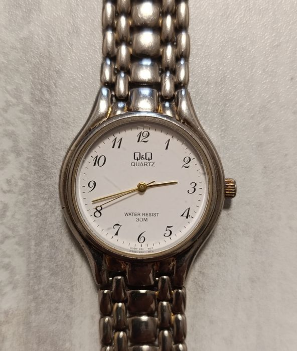 Годинник Q&Q QUARTZ