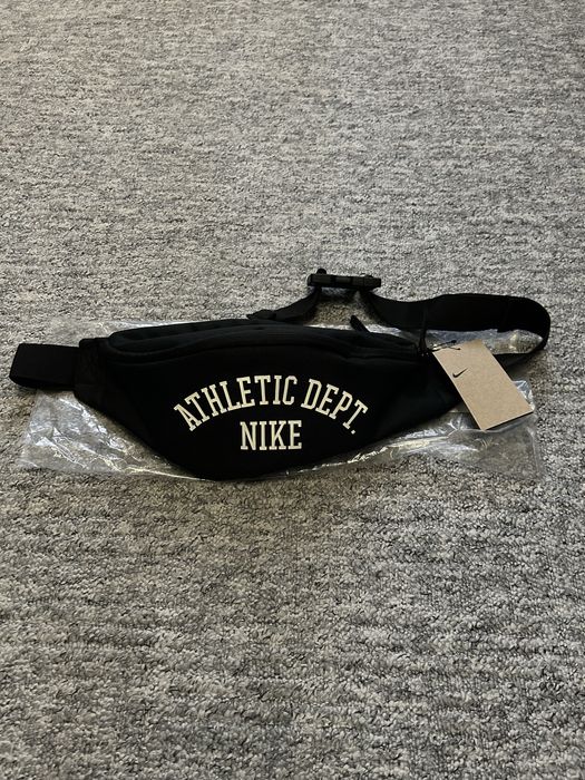 Сумка на пояс нагрудная бананка через плечо  Nike