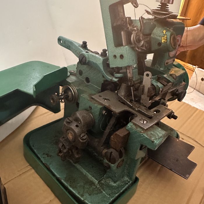 Професійний Оверлок 51 класу в доброму стані