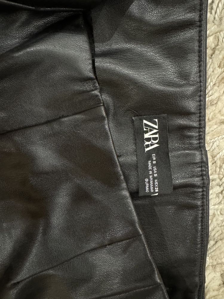 Zara кожаные леггинсы