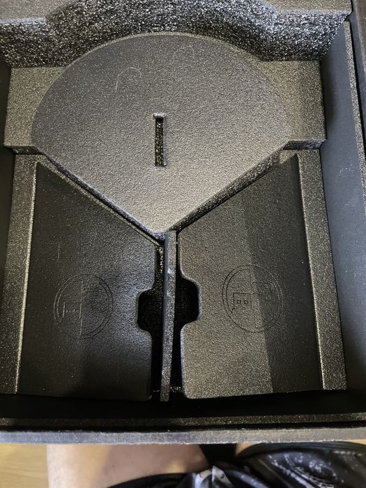 Нушники Razer Kraken V4 RGB