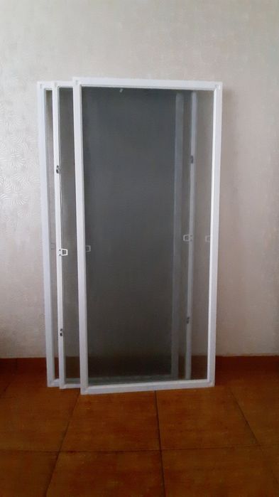 Москітна сітка на вікно м/п 578*1288 (594*1304) є 3 шт