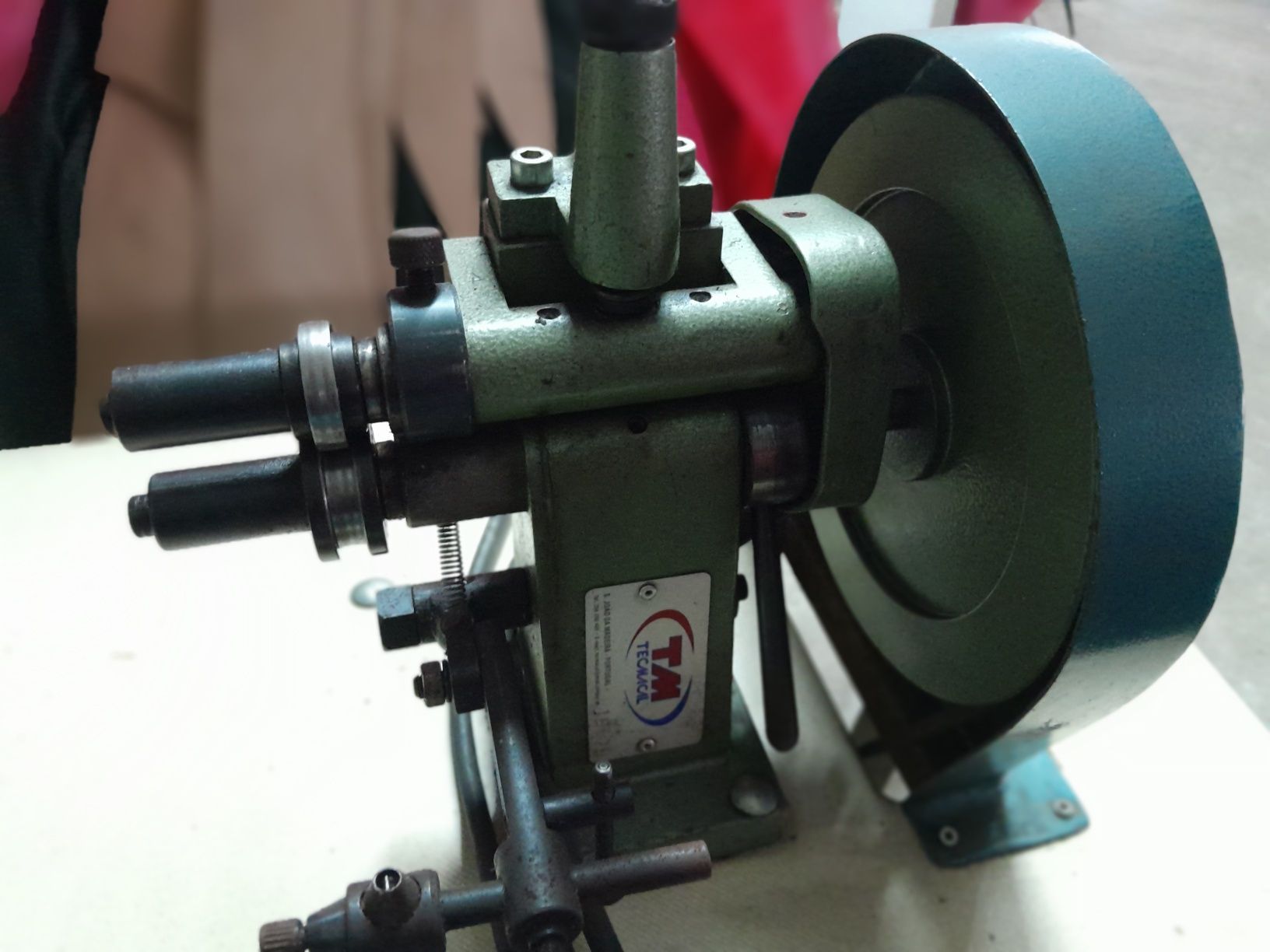 Máquina de orlar fitilho