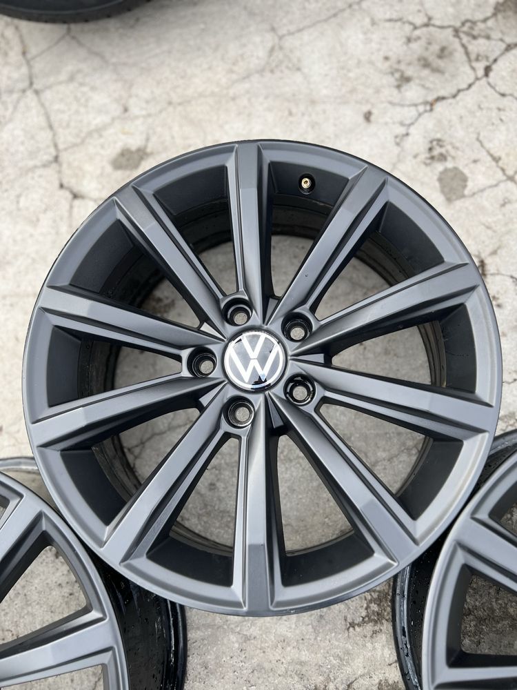 Диски легкосплавні 5х112 r17 et40 Passat B7 B8 Alltrack London Black