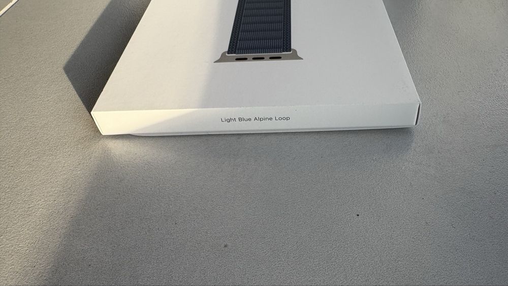 Pasek Apple Watch Light Blue Natural Titanium Alpine Loop 49 mm