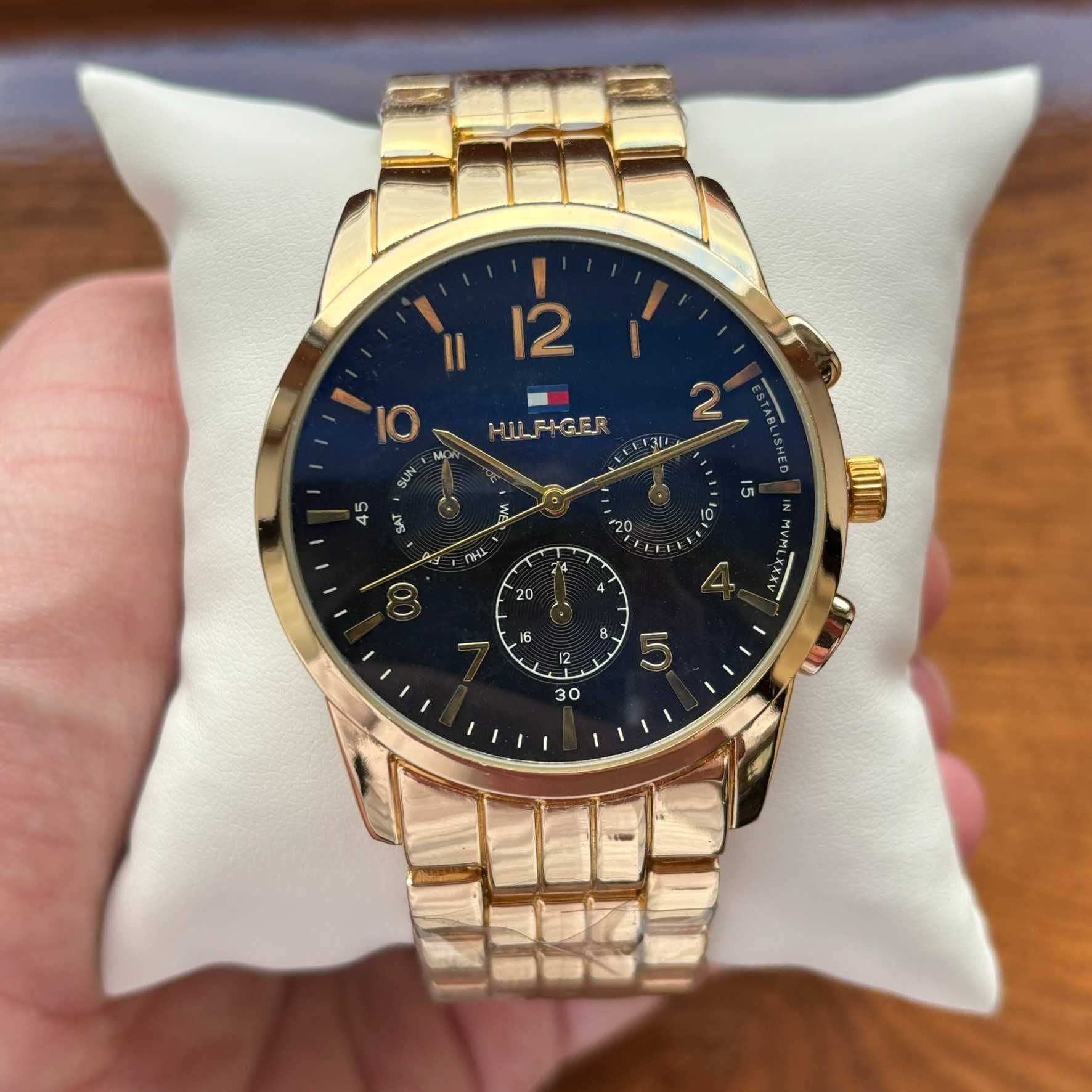 Хіт! Чоловічий годинник Tommy Hilfiger золотого кольору