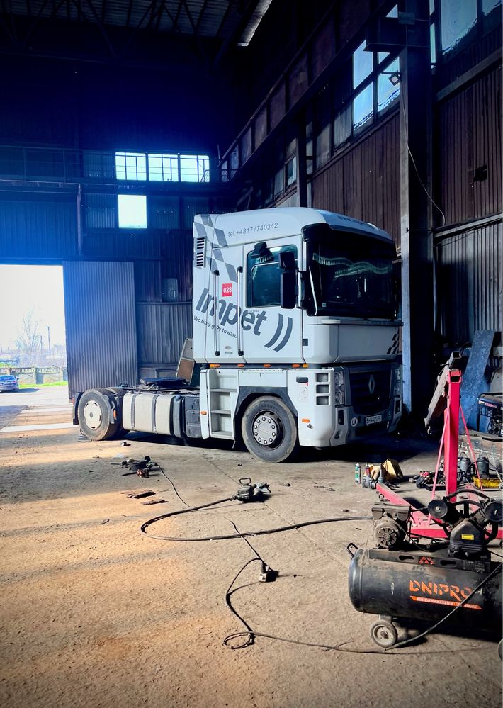 Продам Renault Magnum коплектом с полуприцепом fruehauf tx34 штора