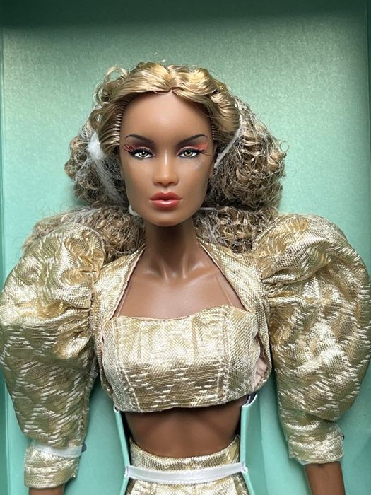 Integrity toys x Sachika Keeki Adaeze Golden Glam Queen NRFB НРФБ IT