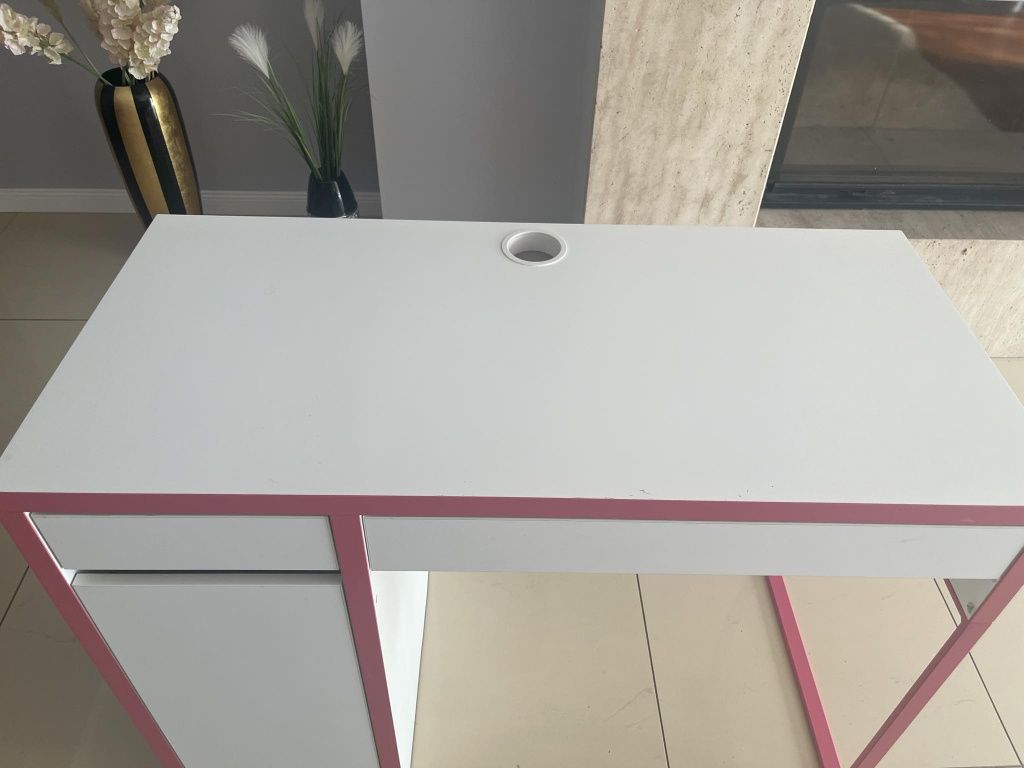 Biurko Ikea biało-różowe 105x50