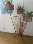 Klasyk PRL’u metalowy kwietnik żyłkowy