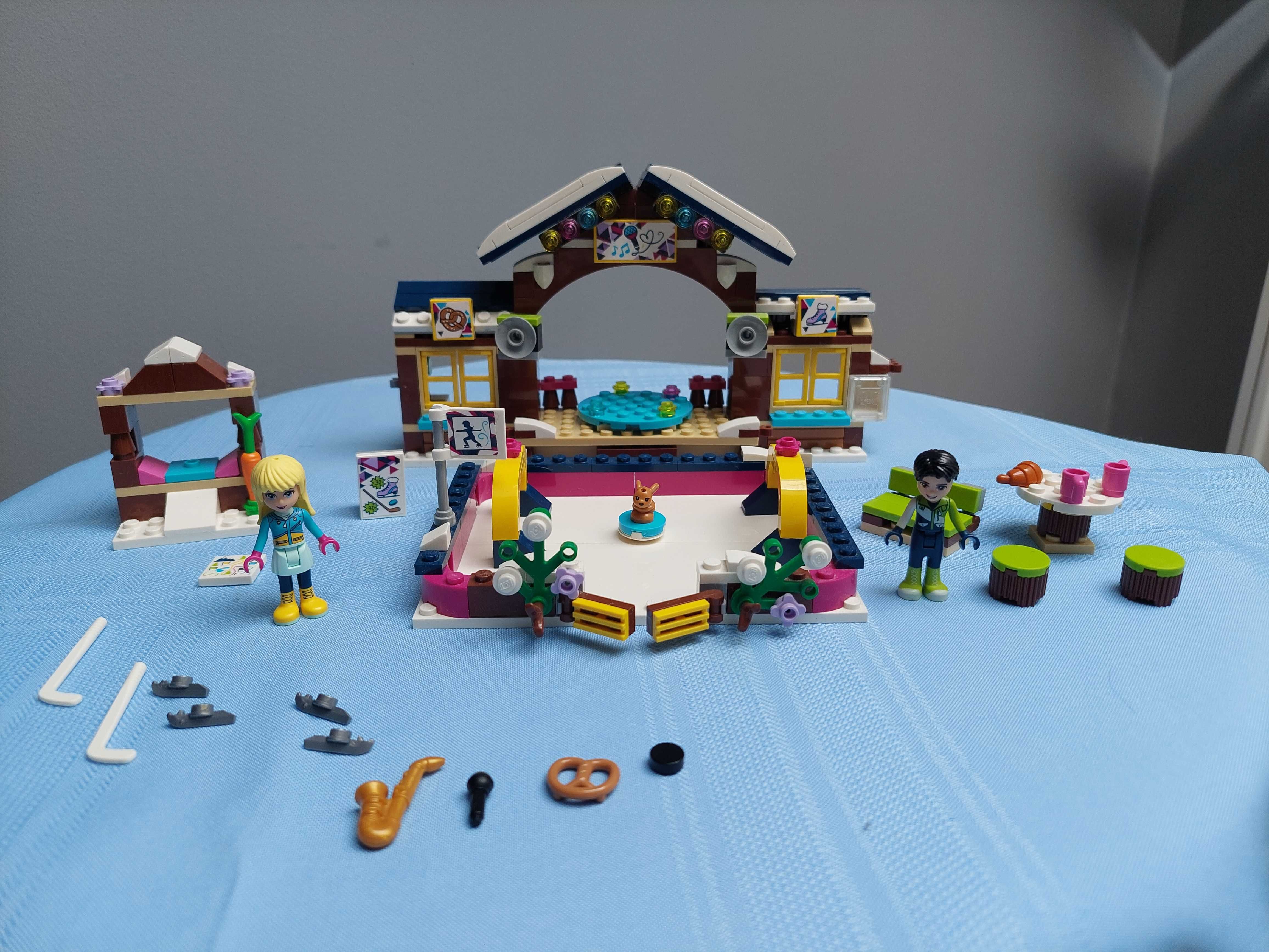 LEGO  Friends 41322 - Lodowisko w zimowym kurorcie