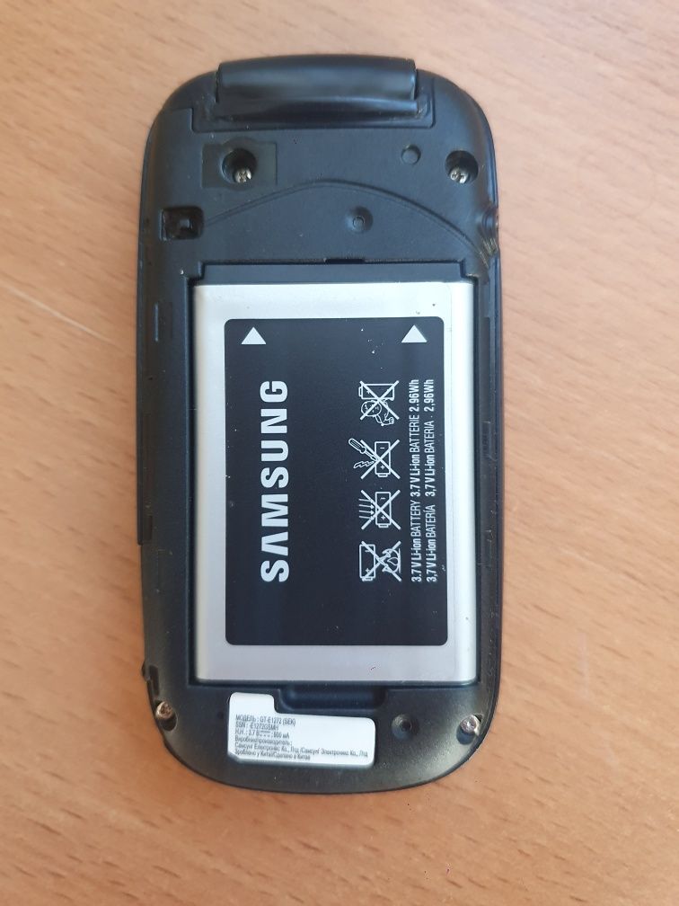 Мобильный телефон Samsung
