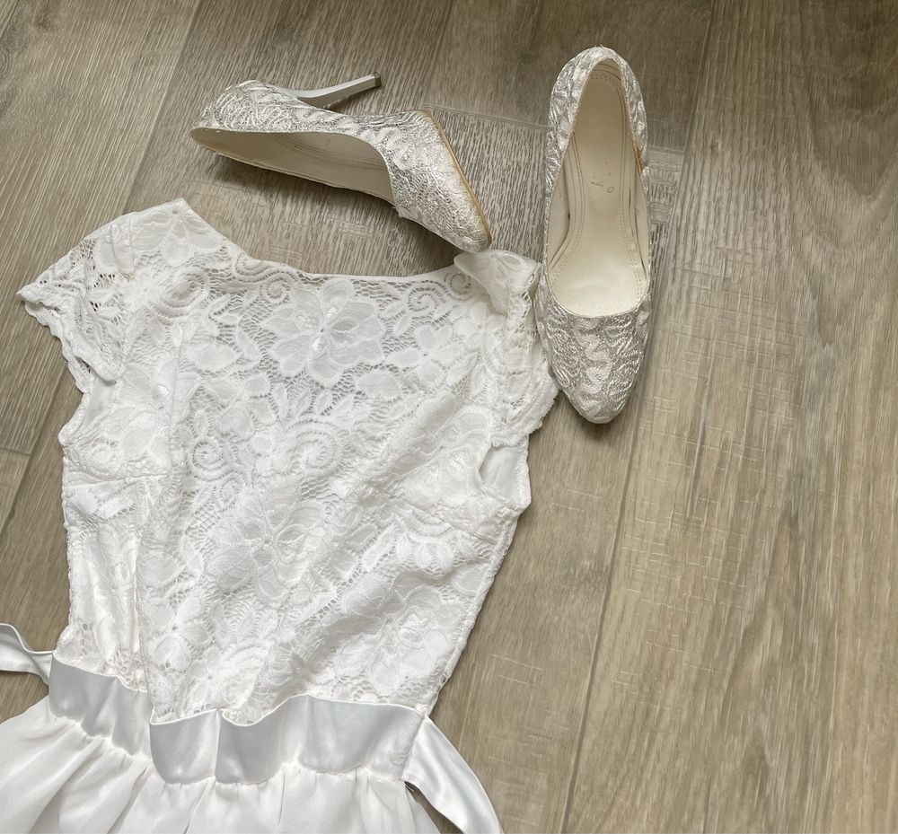 Весільна сукня з фатою і туфлі