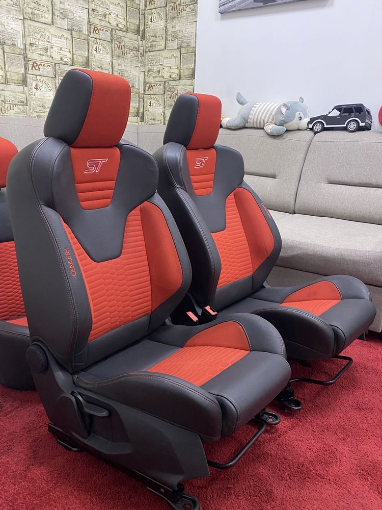 Салон Recaro ST Сидіння Recaro ST Ford Fiesta ST 2017 р.в Єврора