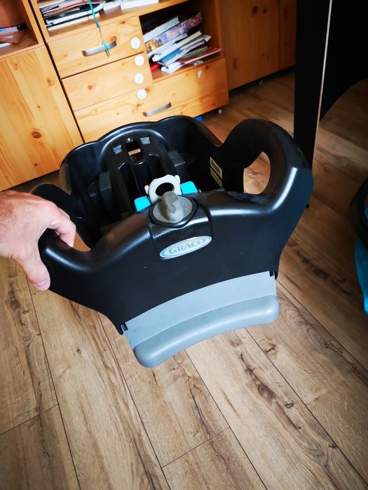 Fotelik Graco z bazą - kołyska