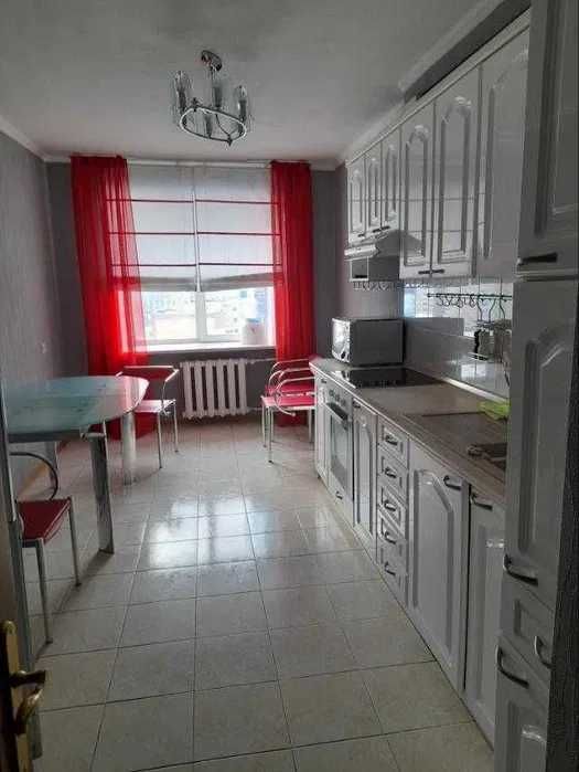 Простора 3-к квартира 100м2 Академгородок Олевська 3А Академмістечко