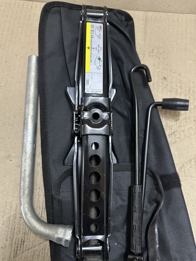 Домкрат audi a3 2012-2025рік,8v0011031