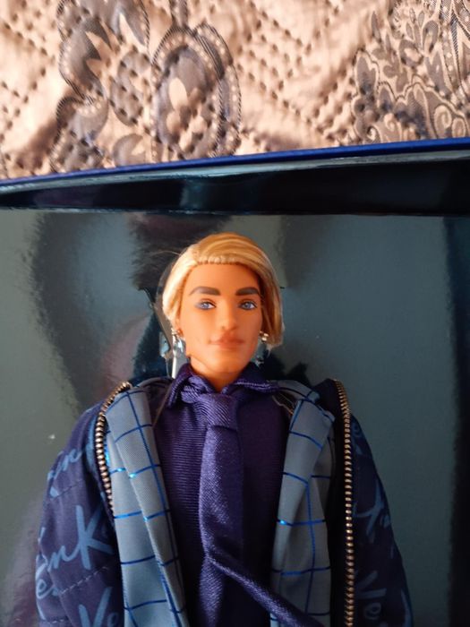 Kolekcjonerski Ken
