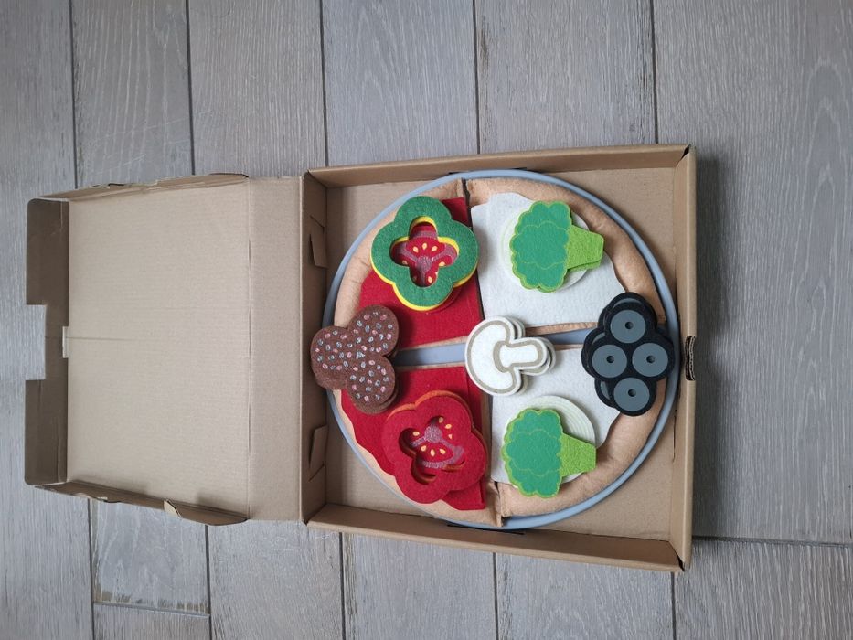 Melissa & Doug pizza