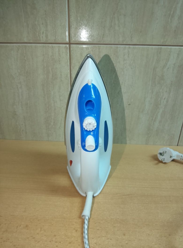 Żelazko parowe ŁUCZNIK moc 1600W jak nowe