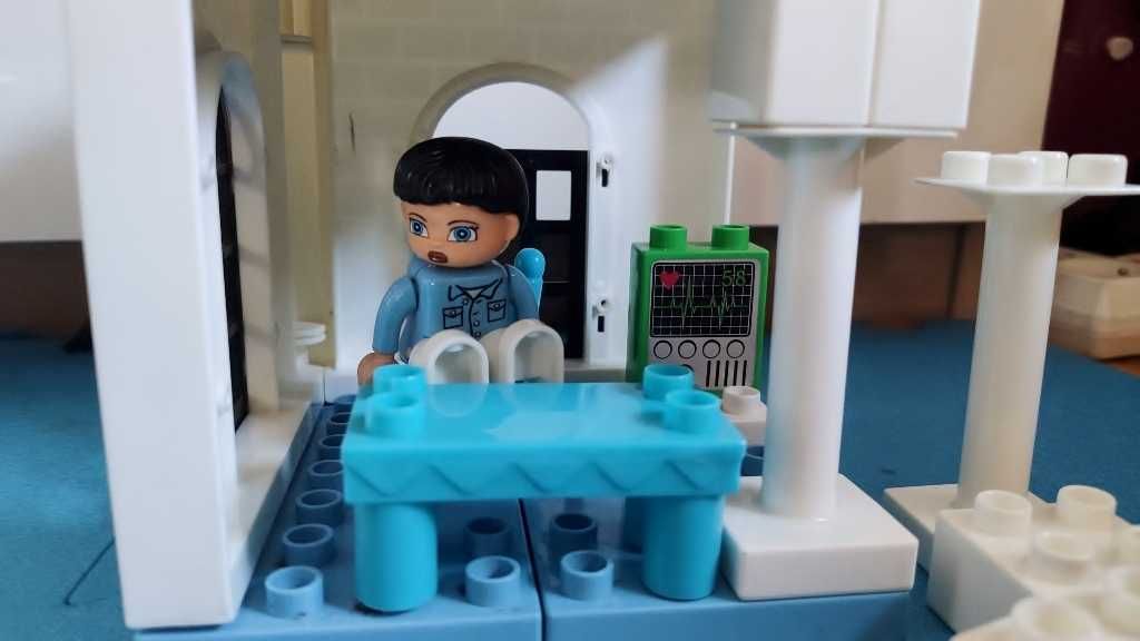 Klocki podobne do Lego Duplo karetka ambulans szpital