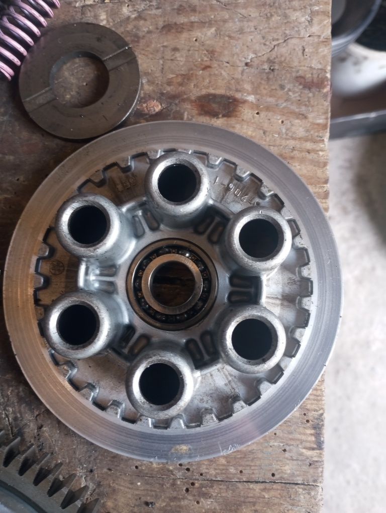 Sprzęgło kosz sprzęgłowy koszyk sprzęgła część Yamaha R6 99-02r B4