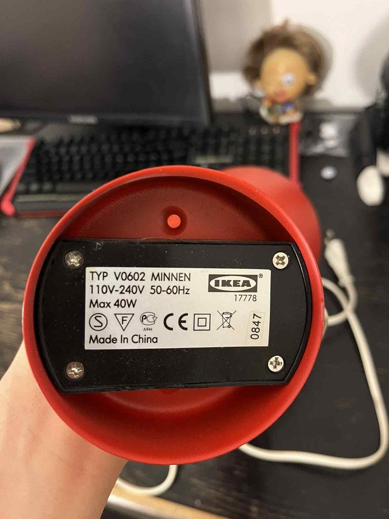 Kinkiet IKEA czerwony 110-240V 50-60Hz Max 40W