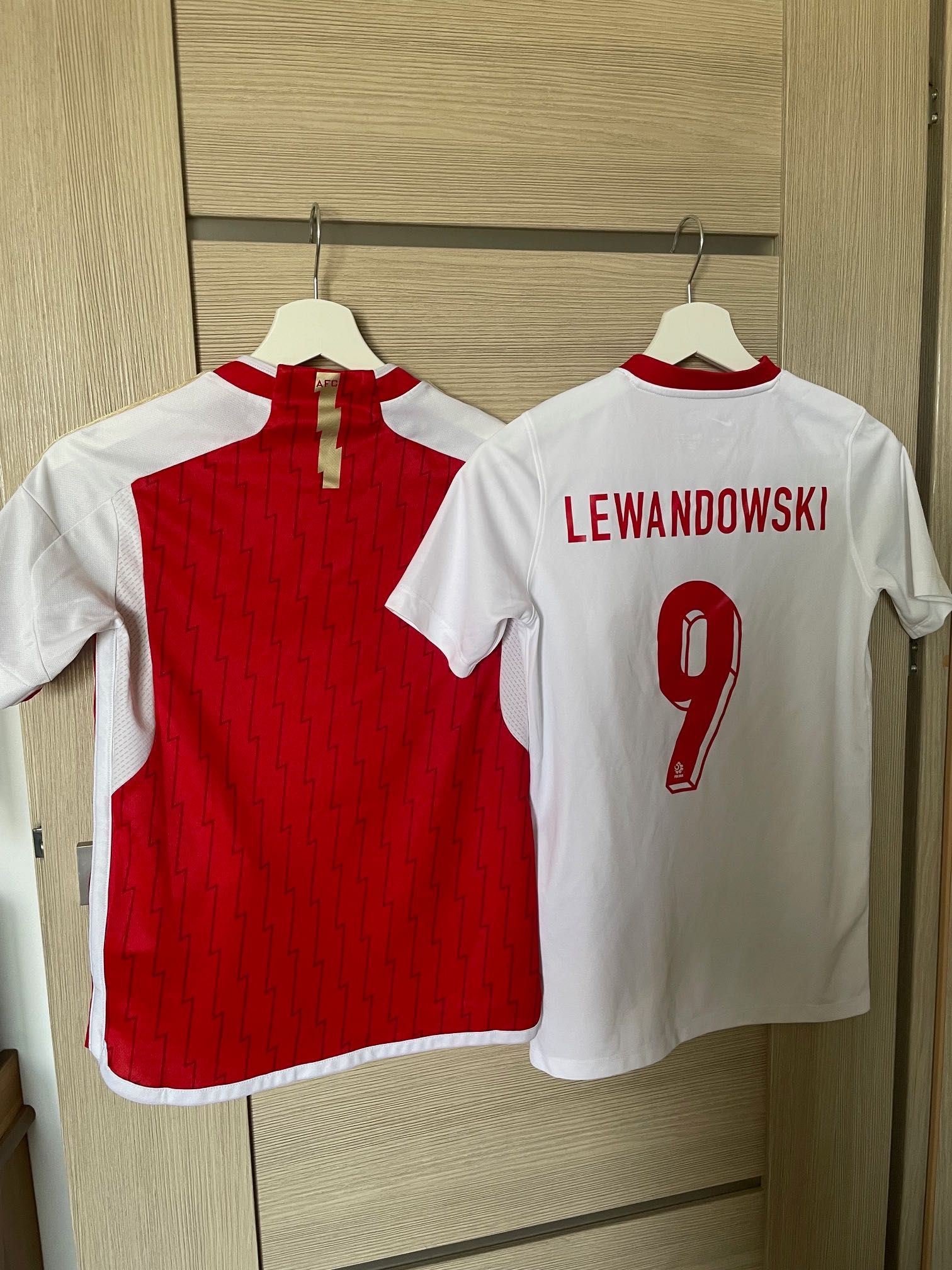 koszulki Arsenal, Ronaldo, Lewandowski, Nike, Adidas, chłopiec 10 lat