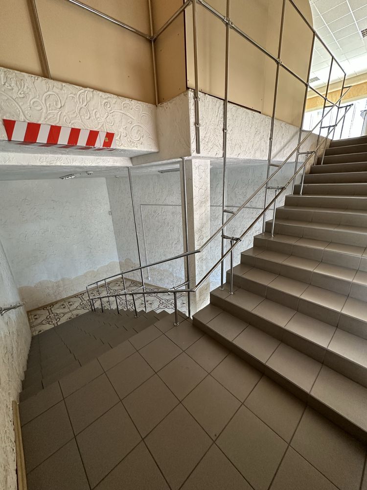 Оренда комерційного приміщення – 300 м² | 2 ПОВЕРХ