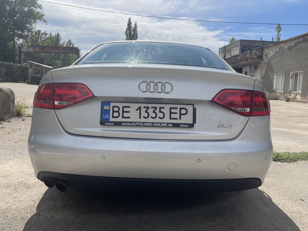 Продам AUDI A4 1.8 бензин