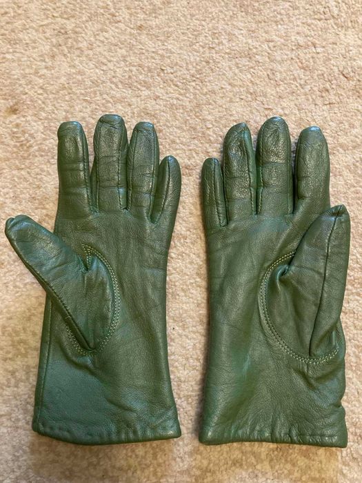 Кожаные оливковые женские перчатки