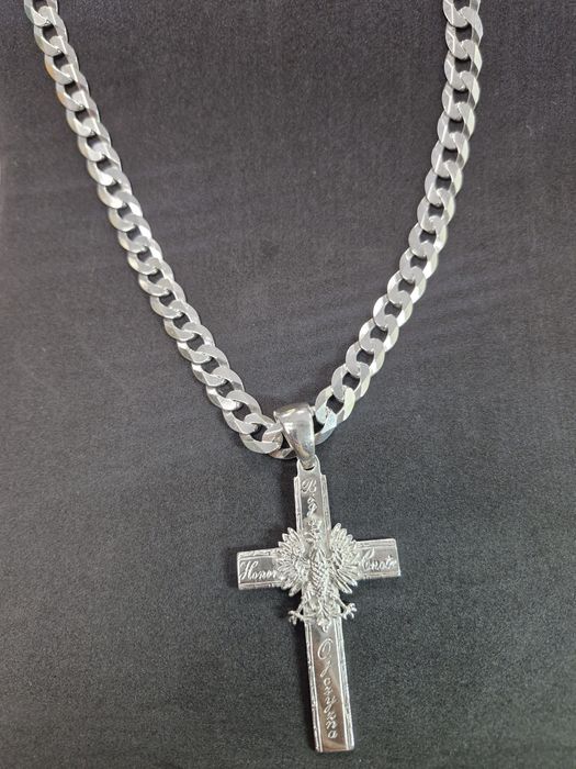 Piękny srebrny zestaw krzyż i figaro łączna Waga 67.30g