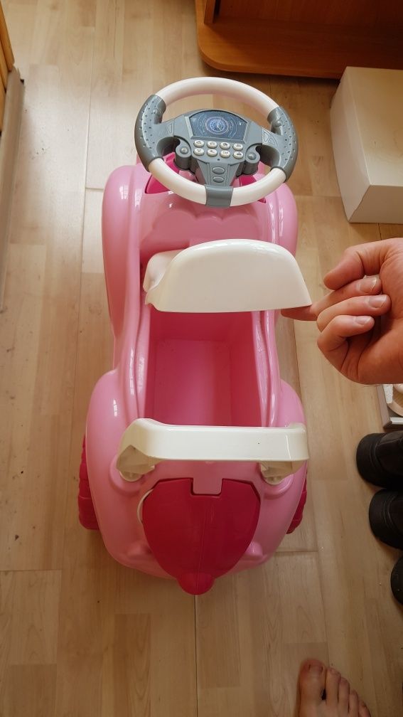 Дитяча рожева машина Barbie для дівчинки (толокар, біговел)