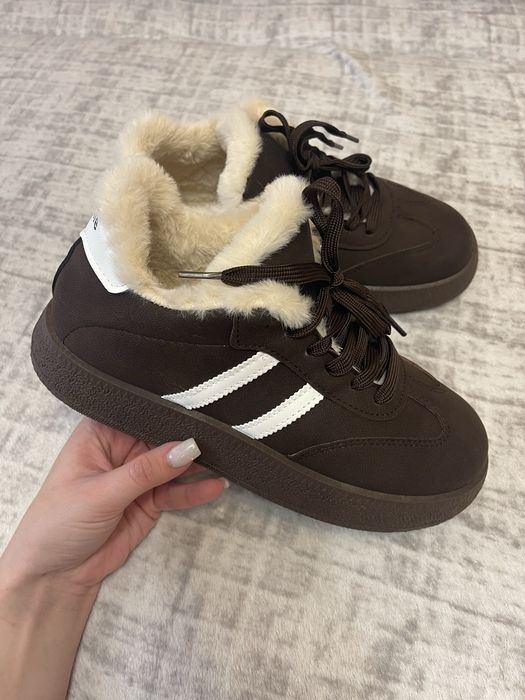 Зимові кросівки на 39 р 25 см