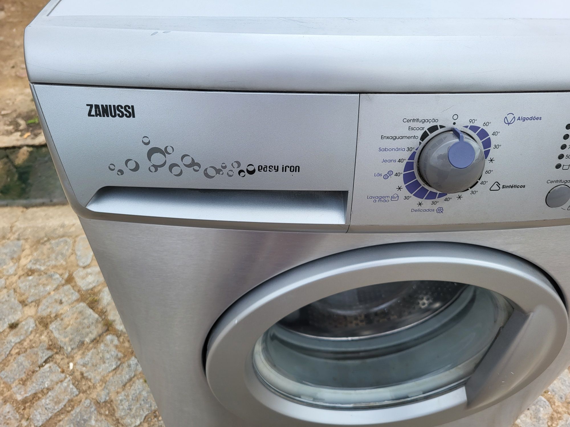 Máquina de lavar roupa Zanussi de 7 kg em INOX com entrega e garantia