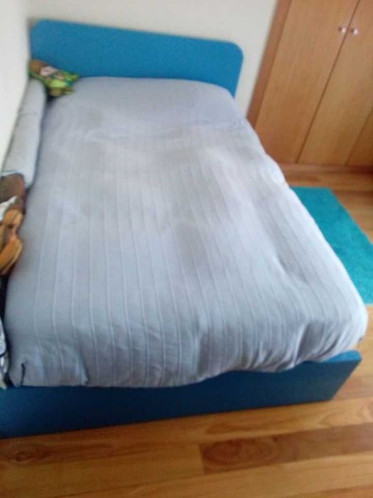 Cama Solteiro de corpo e meio - Excelente estado de conservação