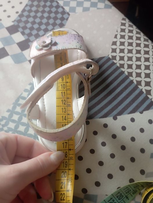 Взуття дитяче , босоніжки, сандалі