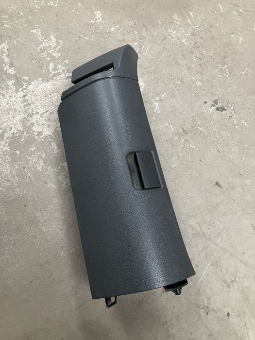 Mercedes-Benz W211 - schowek fotela lewy