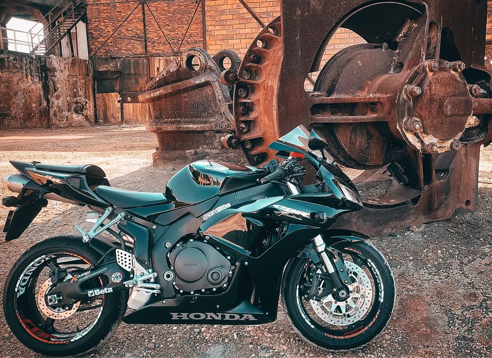 Honda cbr1000rr impecavel