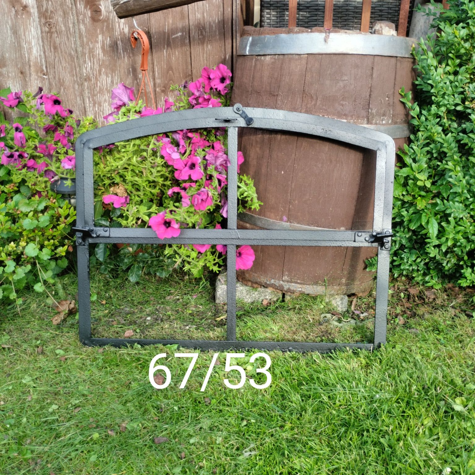 Żeliwne stare okna